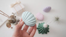Clam shell air freshener with 5ml refill oil