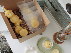 100% Beeswax 1 Honey Bear & 6 tealight candle Set